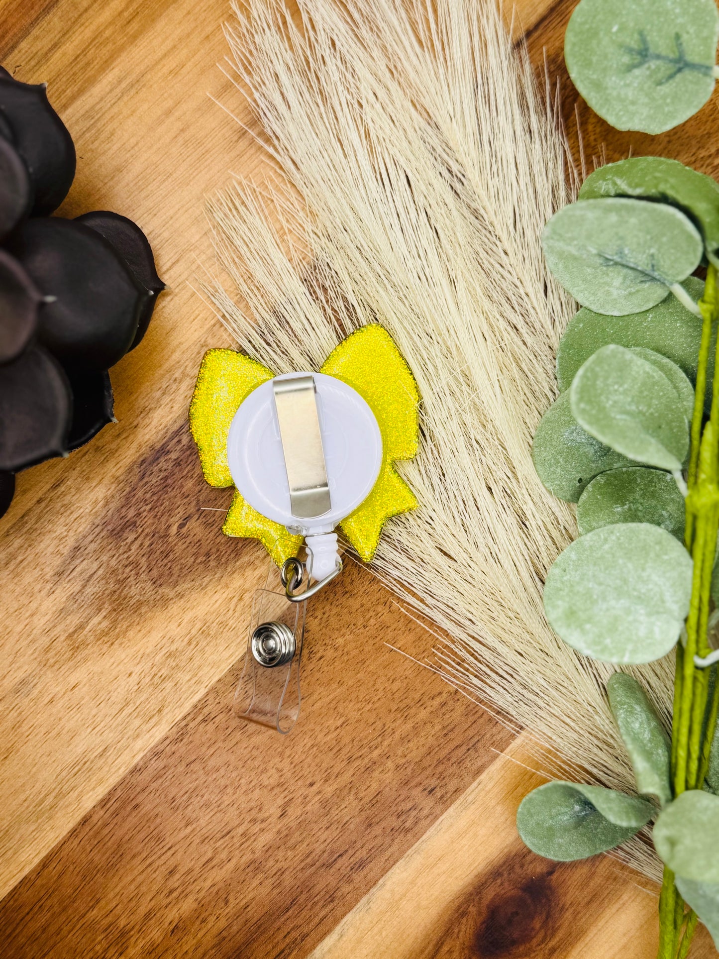 Daisy Bow Badge Reel