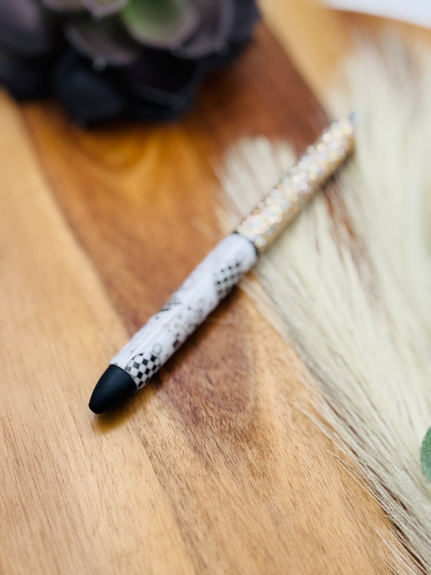 Gel Pen: Checkered Christmas | Color: Old Money, Striped Black
