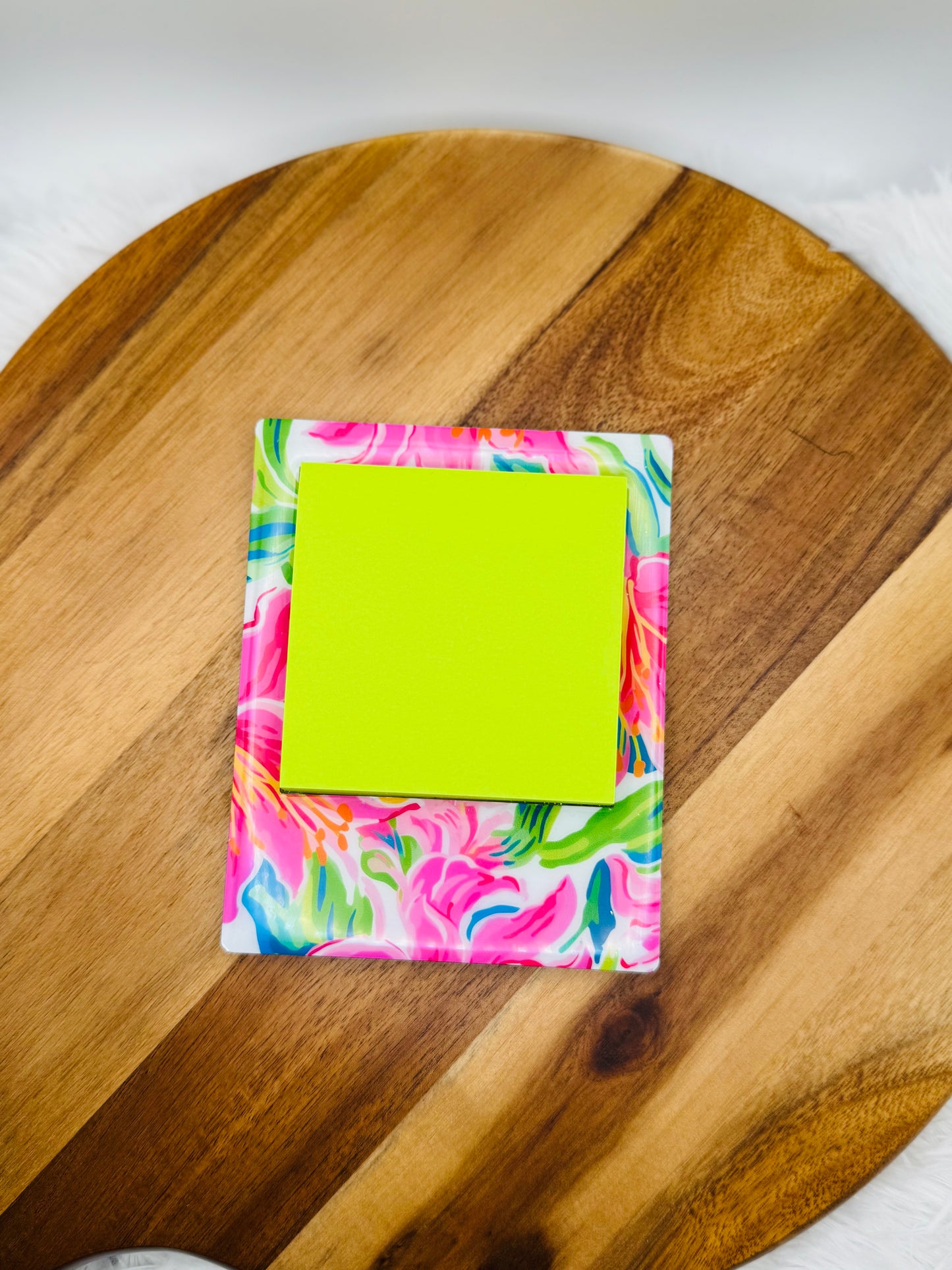 Lily Sticky Note Dispenser
