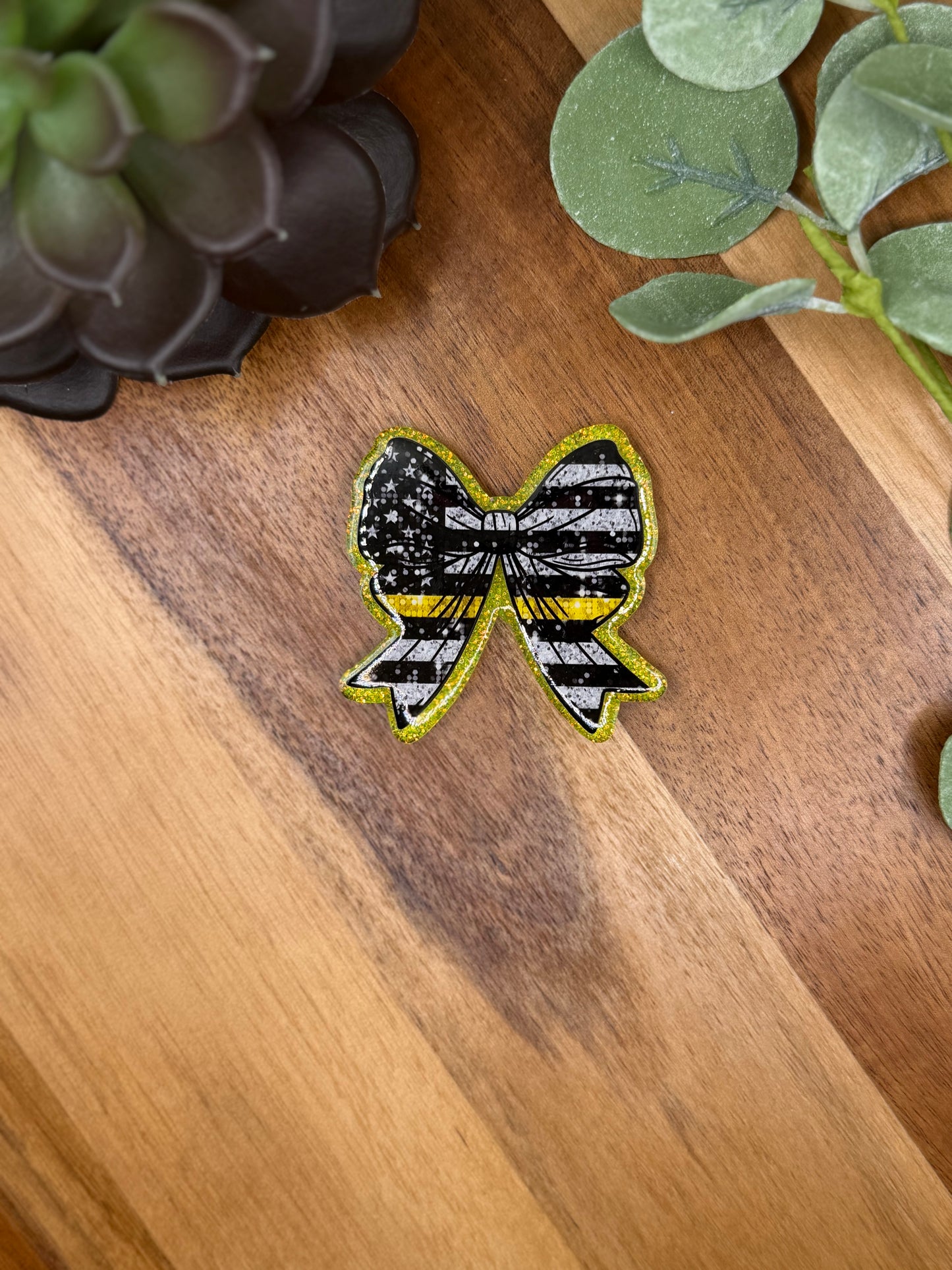 Dispatch Bow | Acrylic 391